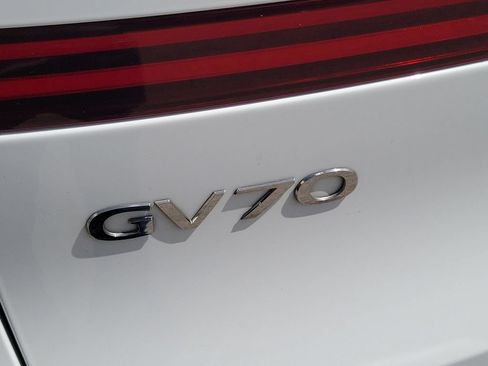 Used 2025 Genesis GV70 2.5T AWD/4WD image 17
