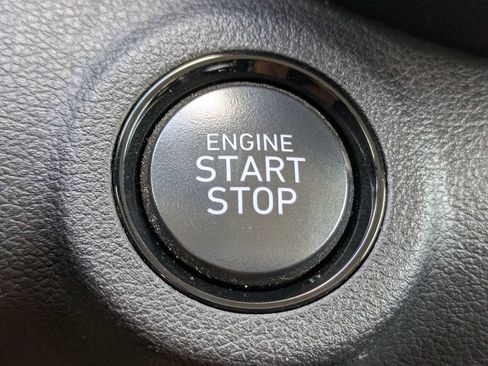 Used 2024 Hyundai Venue SEL FWD image 27
