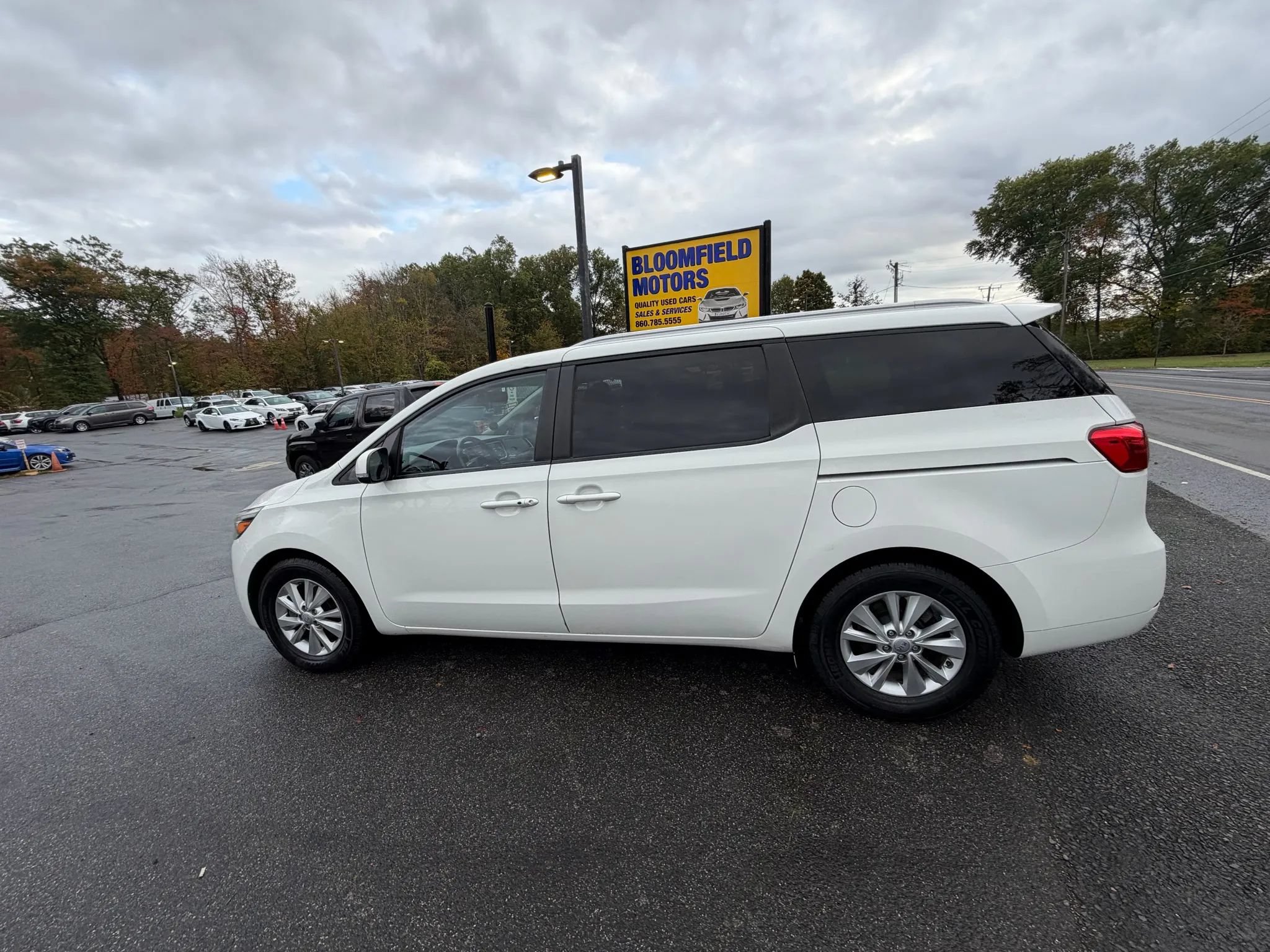 Used 2016 Kia Sedona LX w/ LX Essentials Premium Package FWD image 8