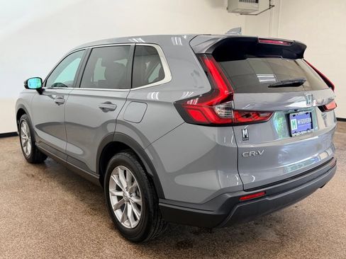 Used 2025 Honda CR-V EX image 3