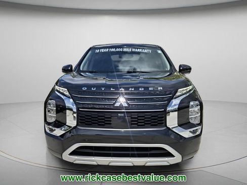 Used 2023 Mitsubishi Outlander SE FWD image 5