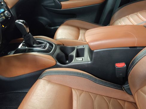 Used 2018 Nissan Rogue SL w/ Premium Package image 26