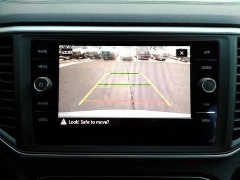 Used 2021 Volkswagen Atlas Cross Sport SE FWD image 8