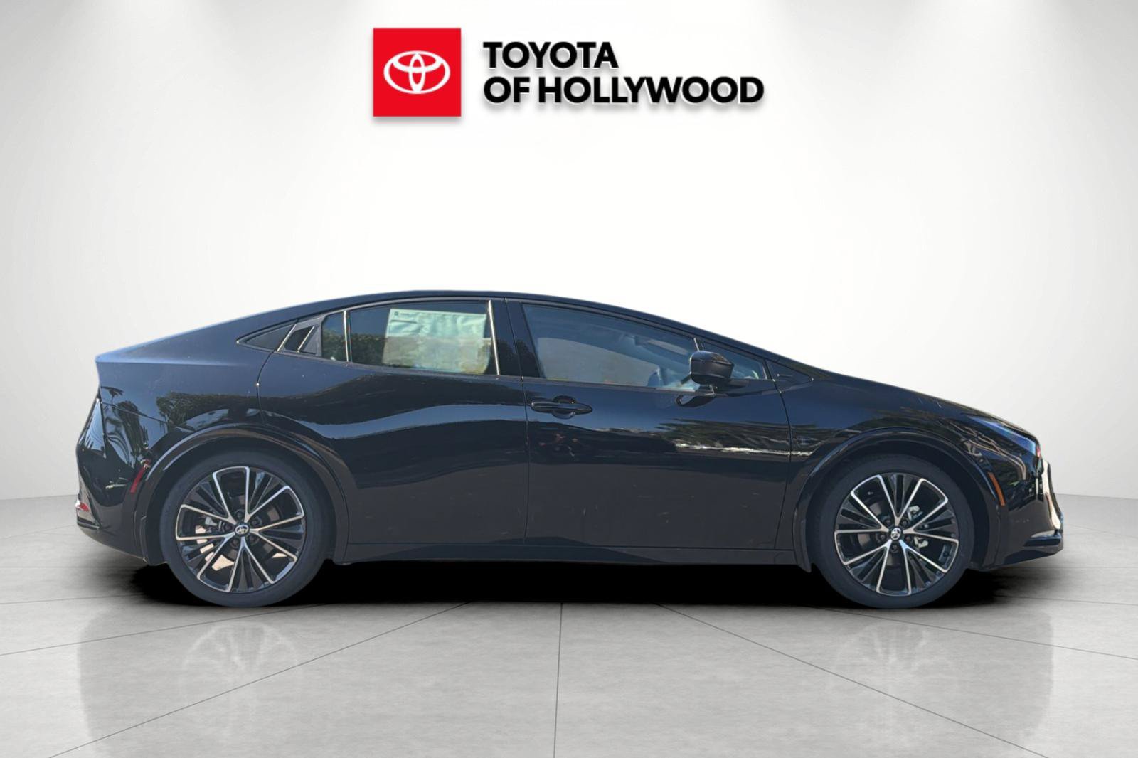 New 2027 Toyota Prius Limited w/ Limited Premium Package FWD image 3