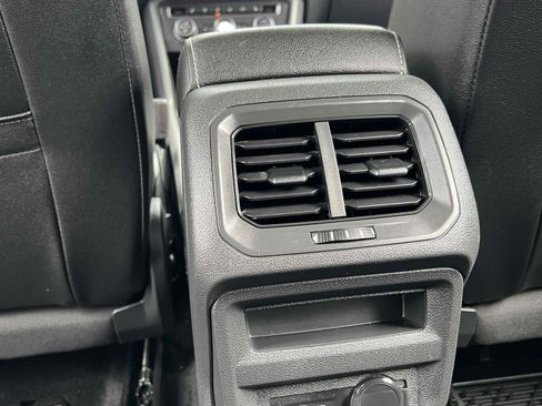 Used 2021 Volkswagen Tiguan SE FWD image 48