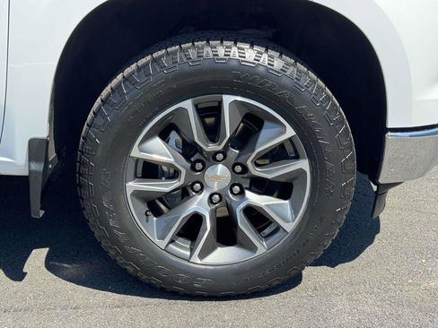 Used 2023 Chevrolet Silverado 1500 LT AWD/4WD image 26