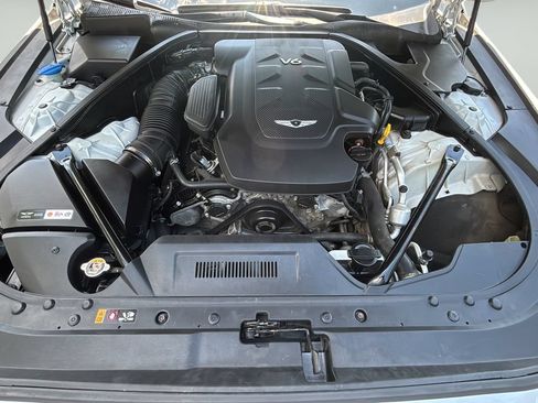 Used 2019 Genesis G80 3.8 RWD image 9