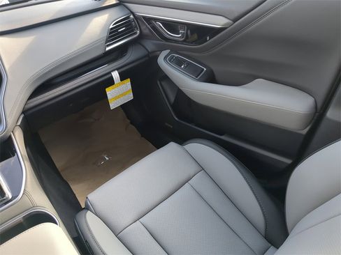 Certified 2025 Subaru Outback Limited w/ Popular Package #2 image 15