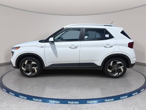 Used 2025 Hyundai Venue SEL FWD image 9