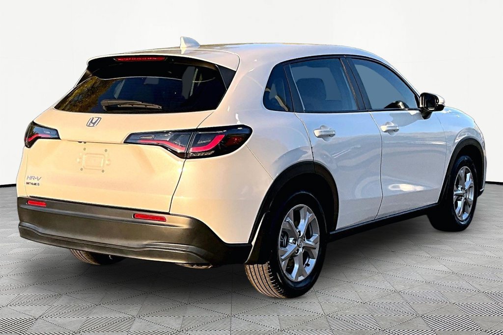 Used 2025 Honda HR-V LX image 6