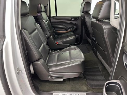 Used 2018 Chevrolet Suburban Premier image 18