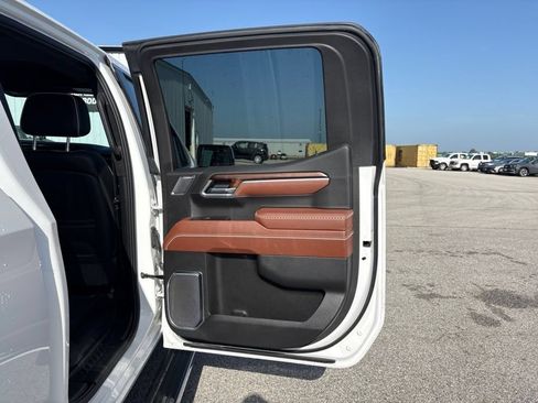 Used 2025 GMC Sierra 1500 Denali Ultimate AWD/4WD image 17