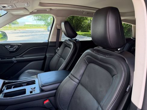 Certified 2023 Lincoln Aviator Reserve w/ Elements Package Plus AWD/4WD image 11