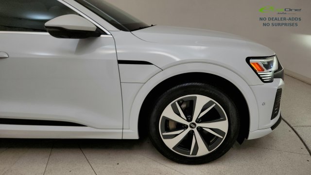 Used 2024 Audi Q8 e-tron Premium Plus w/ Premium Plus Package AWD/4WD image 20