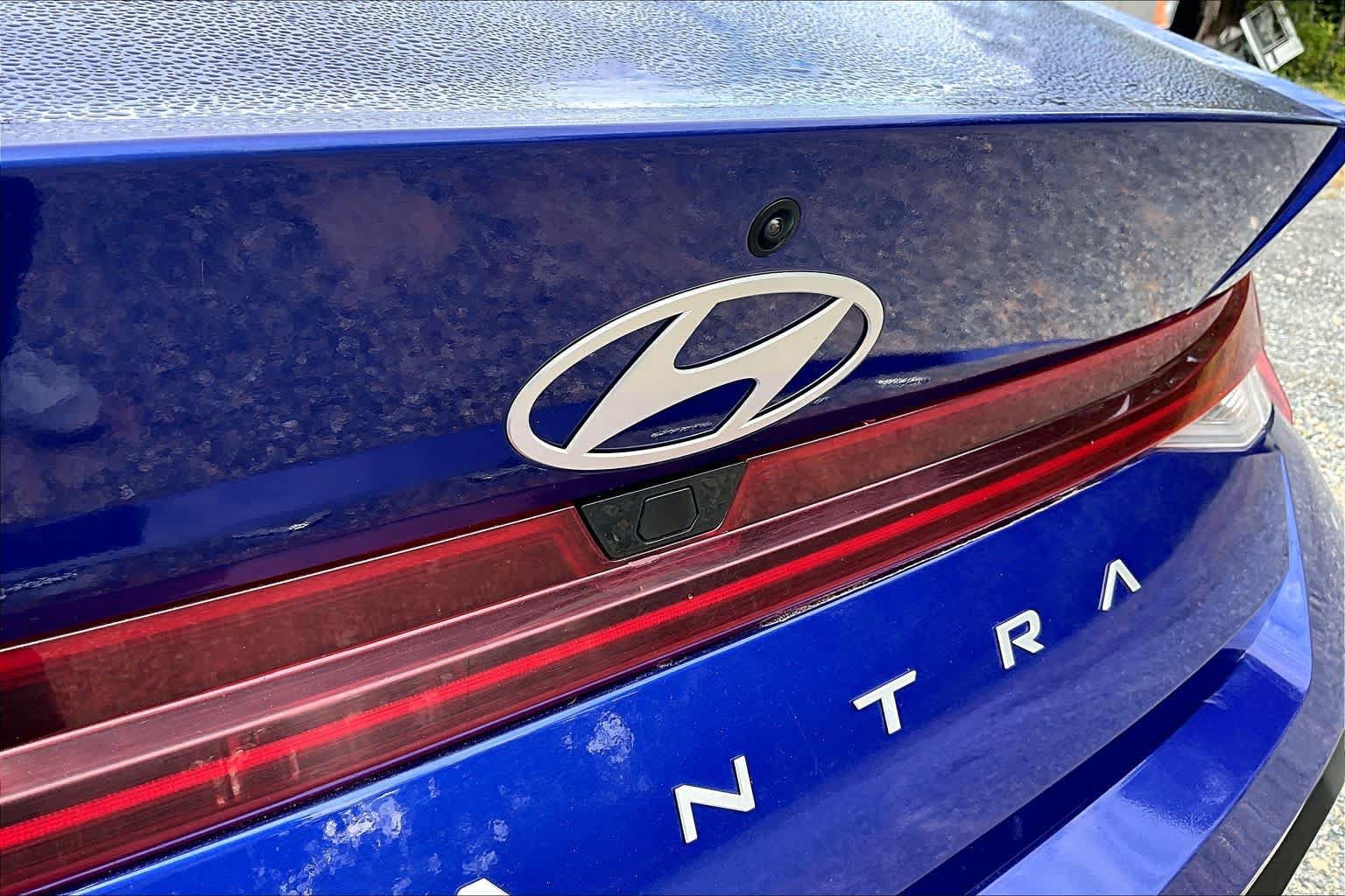 Used 2025 Hyundai Elantra SEL FWD image 31