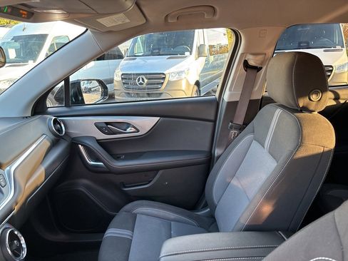 Used 2025 Chevrolet Blazer LT image 44