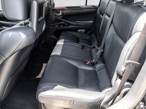 Used 2013 Lexus LX 570 4WD w/ Luxury Pkg image 20