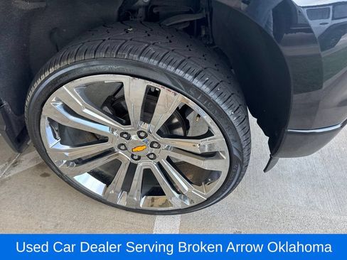 Used 2022 Chevrolet Silverado 1500 High Country w/ High Country Premium Package AWD/4WD image 4