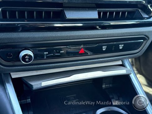 Used 2025 BMW 330i Sedan image 24