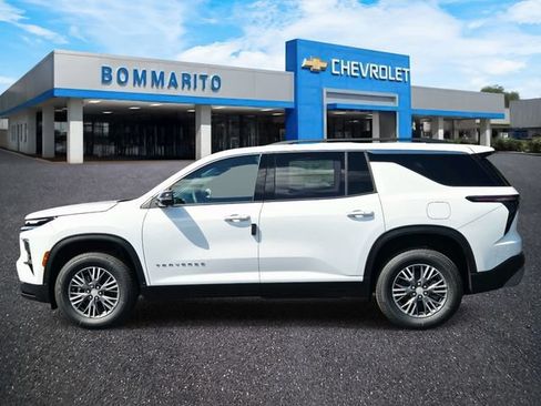 New 2026 Chevrolet Traverse LT w/ Driver Confidence Package AWD/4WD image 2