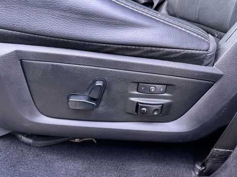 Used 2018 RAM 2500 Laramie AWD/4WD image 12