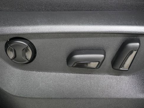 Used 2021 Volkswagen Atlas SE w/ Panoramic Sunroof Package image 16