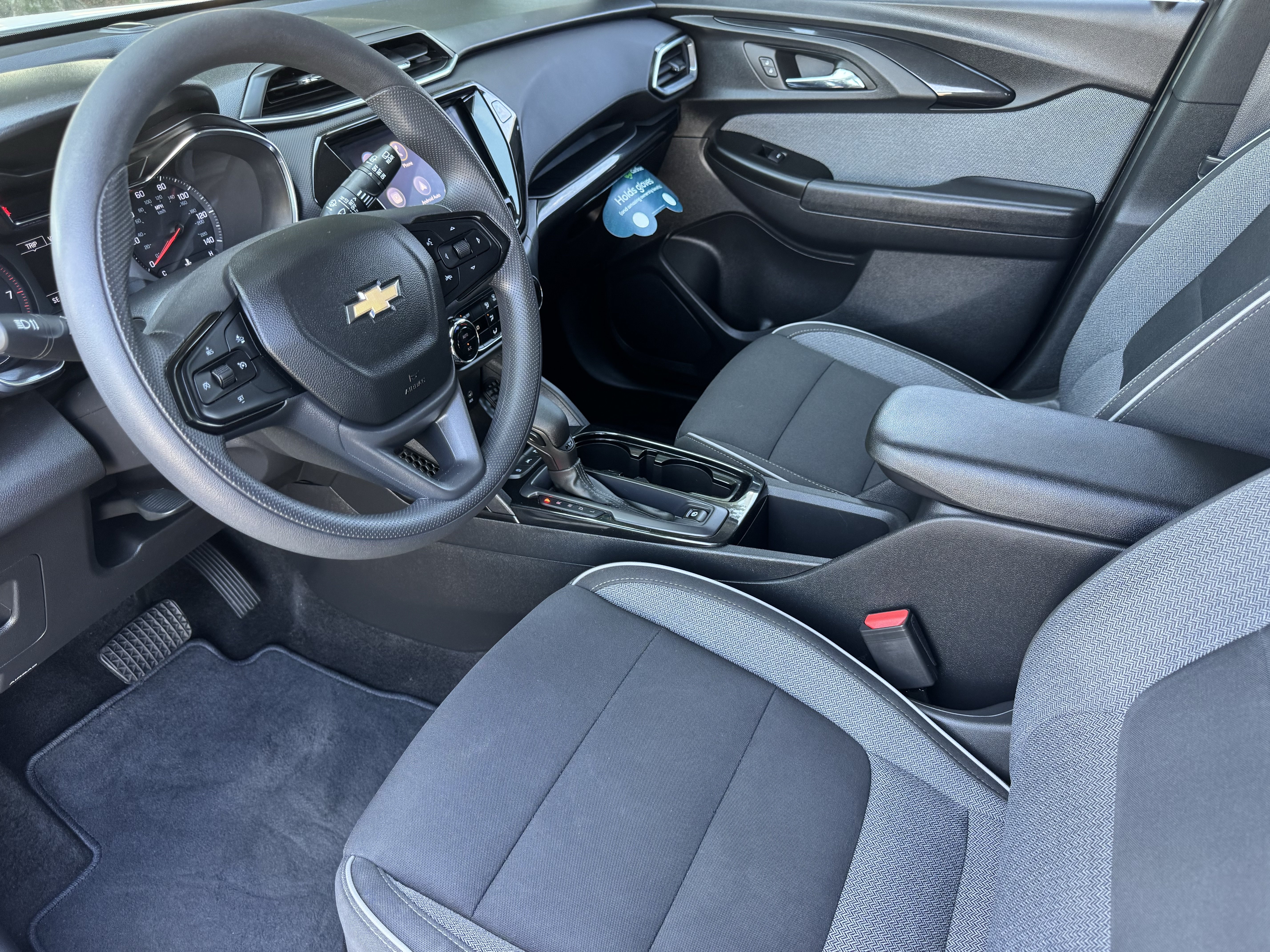 Used 2022 Chevrolet TrailBlazer LT w/ Convenience Package FWD image 9