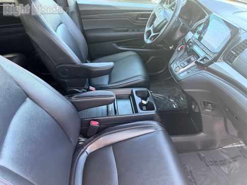 Used 2024 Honda Odyssey Sport image 13