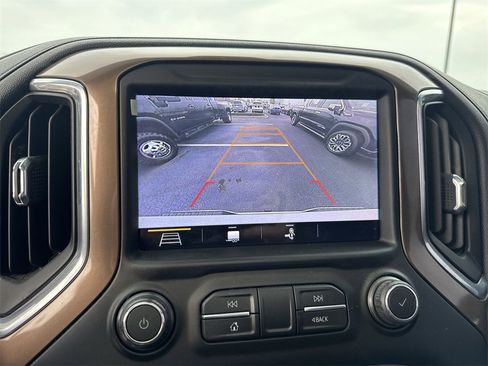 Used 2019 Chevrolet Silverado 1500 High Country image 17