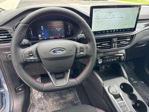 New 2025 Ford Escape ST-Line w/ Tech Pack #1 image 17