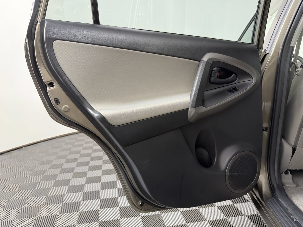 Used 2010 Toyota RAV4 4WD w/ Base L4 Extra Value Pkg image 27