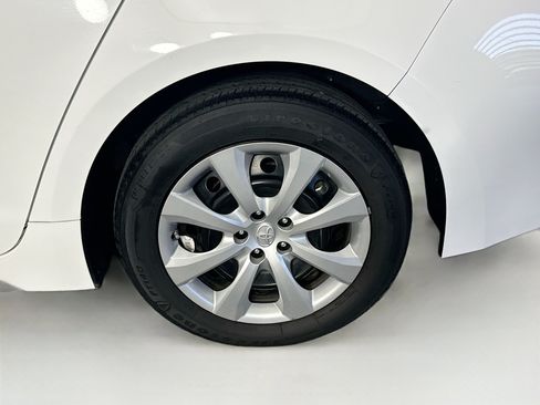 Used 2020 Toyota Corolla LE FWD image 11