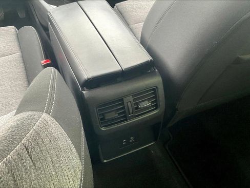 Certified 2023 Nissan Rogue SV image 40