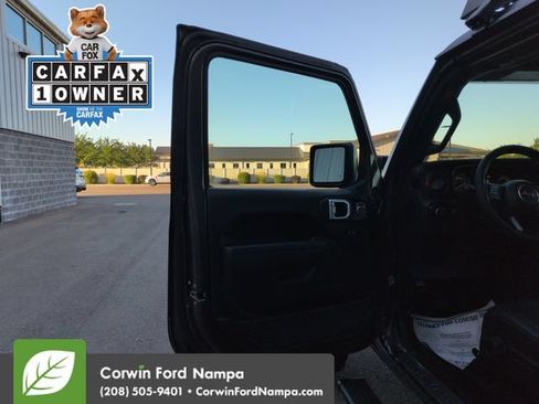 Used 2024 Jeep Wrangler Unlimited Rubicon AWD/4WD image 10