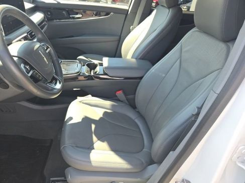 Used 2021 Lincoln Nautilus Reserve FWD image 4