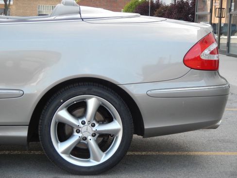 Used 2005 Mercedes-Benz CLK 320 Cabriolet image 12