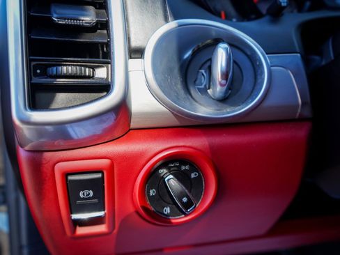 Used 2017 Porsche Cayenne S image 14