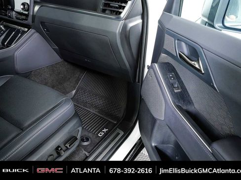 Used 2025 Lexus GX 550 w/ Accessory Package (2T) AWD/4WD image 25