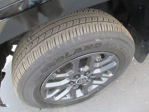 Used 2024 Toyota Tundra Platinum image 13