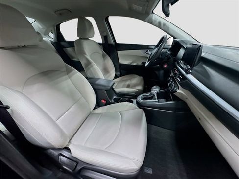 Used 2023 Kia Forte LXS w/ LXS Technology Package image 29