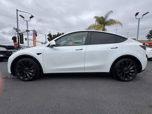 Used 2023 Tesla Model Y Performance AWD/4WD image 5
