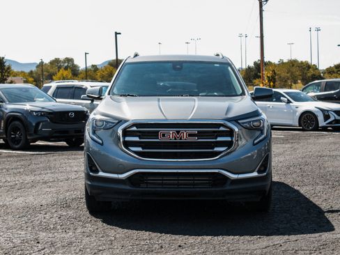 Used 2020 GMC Terrain SLT w/ Preferred Package AWD/4WD image 2