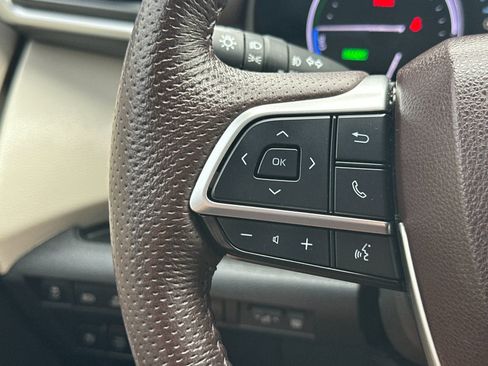 Used 2023 Toyota Sienna Platinum FWD image 29