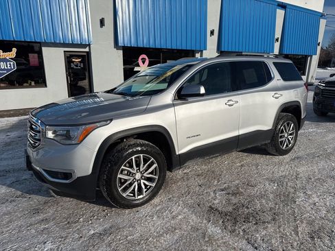 Used 2019 GMC Acadia SLE image 1