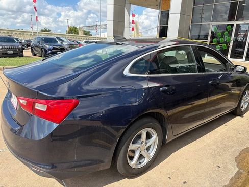 Used 2018 Chevrolet Malibu LS FWD image 4