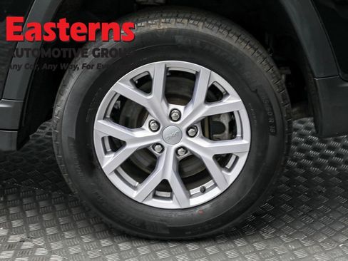 Used 2022 Jeep Grand Cherokee L Limited image 8