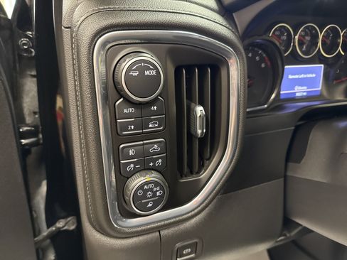 Used 2021 Chevrolet Silverado 1500 LTZ AWD/4WD image 26