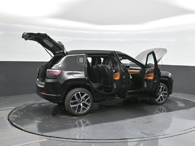 New 2025 Jeep Compass Limited w/ Elite Group AWD/4WD image 35