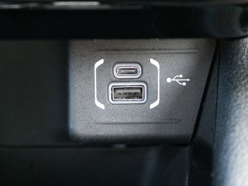 Used 2024 Jeep Compass Limited image 19