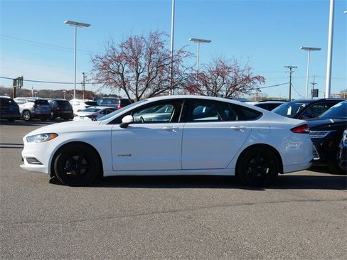 Used 2017 Ford Fusion SE image 4